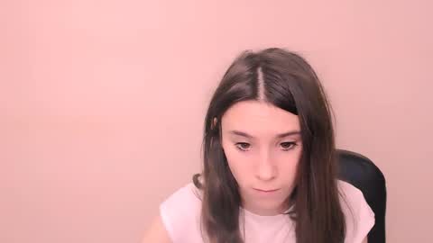 Snapshot of rosalais_ chatting on 11/20/25, 07:41 Rose online show from 11/20/25, 07:41