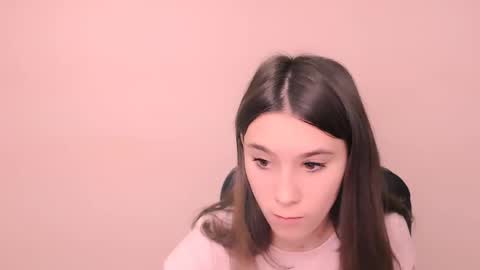 Snapshot of rosalais_ chatting on 11/25/25, 07:52 Rose online show from 11/25/25, 07:52