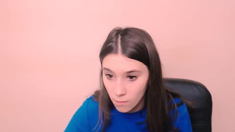 Snapshot of rosalais_ chatting on 12/03/25, 07:27 Rose online show from 12/03/25, 07:27