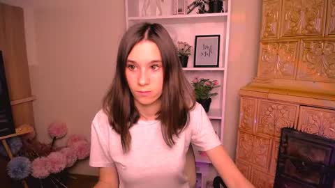 Snapshot of rosalais_ chatting on 06/17/26, 06:38 Rose online show from 06/17/26, 06:38