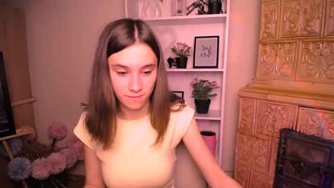 Snapshot of rosalais_ chatting on 06/19/26, 06:07 Rose online show from 06/19/26, 06:07