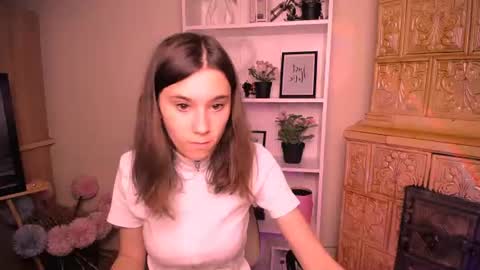 Snapshot of rosalais_ chatting on 06/20/26, 06:27 Rose online show from 06/20/26, 06:27
