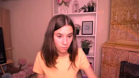Snapshot of rosalais_ chatting on 06/25/26, 07:02 Rose online show from 06/25/26, 07:02