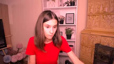 Snapshot of rosalais_ chatting on 06/27/26, 06:29 Rose online show from 06/27/26, 06:29