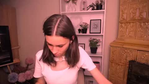 Snapshot of rosalais_ chatting on 07/02/26, 06:30 Rose online show from 07/02/26, 06:30