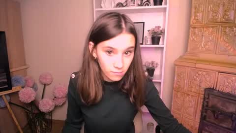 Snapshot of rosalais_ chatting on 07/11/26, 06:27 Rose online show from 07/11/26, 06:27