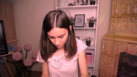 Snapshot of rosalais_ chatting on 07/14/26, 06:51 Rose online show from 07/14/26, 06:51