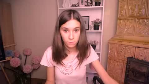 Snapshot of rosalais_ chatting on 07/15/26, 06:29 Rose online show from 07/15/26, 06:29