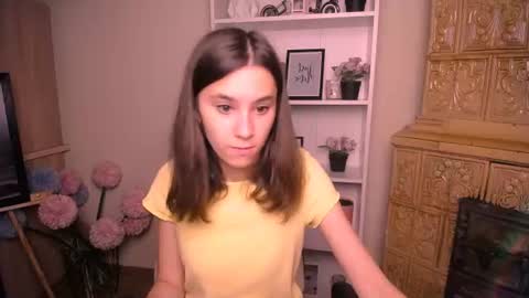 Snapshot of rosalais_ chatting on 07/17/26, 06:31 Rose online show from 07/17/26, 06:31