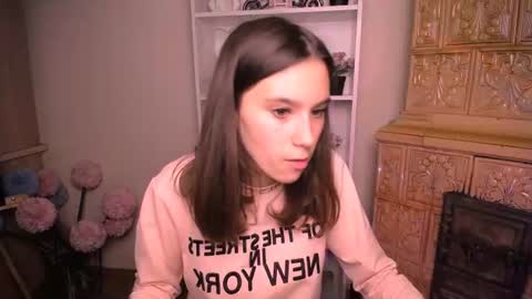 Snapshot of rosalais_ chatting on 07/22/26, 06:27 Rose online show from 07/22/26, 06:27