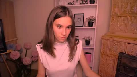 Snapshot of rosalais_ chatting on 08/04/26, 06:38 Rose online show from 08/04/26, 06:38