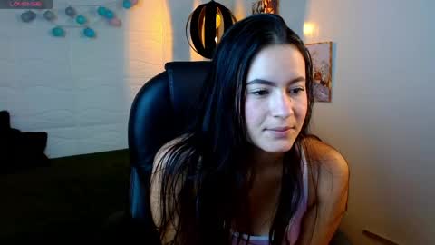 Snapshot of rosaliea chatting on 06/03/26, 05:21 R O S A L I A online show from 06/03/26, 05:21