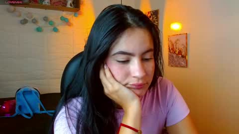 Snapshot of rosaliea chatting on 06/05/26, 06:52 R O S A L I A online show from 06/05/26, 06:52