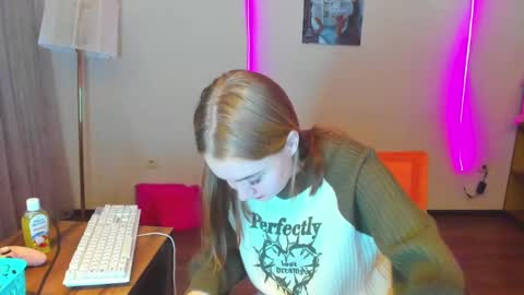 rosalina1690 online show from 12/01/24, 08:20