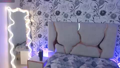 Snapshot of rosalind_tay chatting on 11/30/25, 03:21 ROSALIN online show from 11/30/25, 03:21