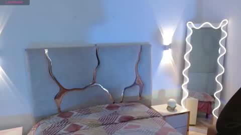 Snapshot of rosalind_tay chatting on 12/03/25, 10:57 ROSALIN online show from 12/03/25, 10:57