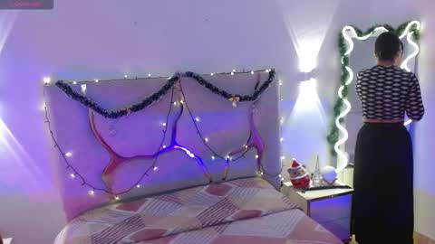 Snapshot of rosalind_tay chatting on 12/16/25, 10:53 ROSALIN online show from 12/16/25, 10:53