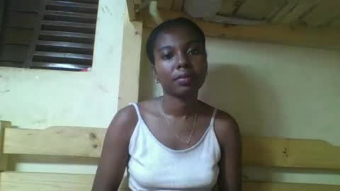 Snapshot of rosalinda933 chatting on 02/27/26, 03:12 Rosalinda online show from 02/27/26, 03:12
