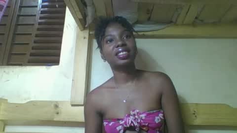 Snapshot of rosalinda933 chatting on 03/06/26, 12:07 Rosalinda online show from 03/06/26, 12:07