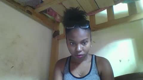 Snapshot of rosalinda933 chatting on 03/13/26, 04:41 Rosalinda online show from 03/13/26, 04:41