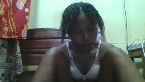 Snapshot of rosalinda933 chatting on 03/18/26, 07:17 Rosalinda online show from 03/18/26, 07:17