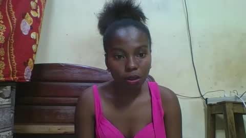 Snapshot of rosalinda933 chatting on 03/19/26, 07:56 Rosalinda online show from 03/19/26, 07:56