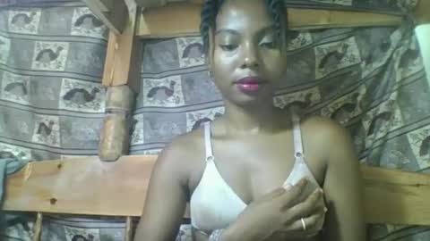 Snapshot of rosalinda933 chatting on 03/23/26, 11:36 Rosalinda online show from 03/23/26, 11:36