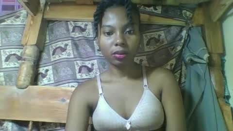 Snapshot of rosalinda933 chatting on 03/24/26, 11:48 Rosalinda online show from 03/24/26, 11:48