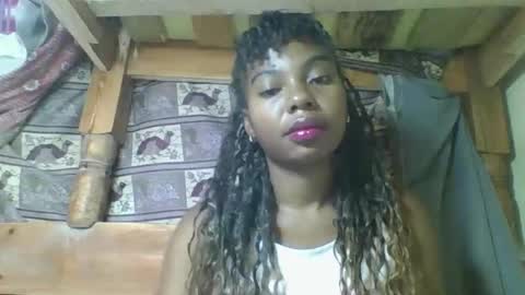 Snapshot of rosalinda933 chatting on 03/25/26, 02:06 Rosalinda online show from 03/25/26, 02:06