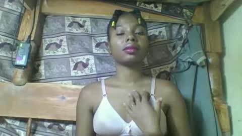Snapshot of rosalinda933 chatting on 03/27/26, 08:26 Rosalinda online show from 03/27/26, 08:26