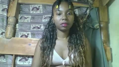 Snapshot of rosalinda933 chatting on 03/28/26, 09:09 Rosalinda online show from 03/28/26, 09:09