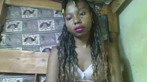 Snapshot of rosalinda933 chatting on 03/28/26, 09:25 Rosalinda online show from 03/28/26, 09:25