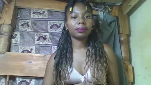 Snapshot of rosalinda933 chatting on 03/29/26, 10:26 Rosalinda online show from 03/29/26, 10:26