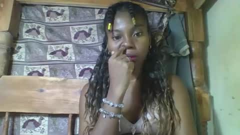 Snapshot of rosalinda933 chatting on 03/29/26, 10:32 Rosalinda online show from 03/29/26, 10:32