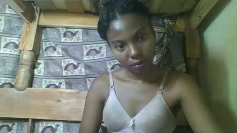 Snapshot of rosalinda933 chatting on 04/01/26, 09:32 Rosalinda online show from 04/01/26, 09:32