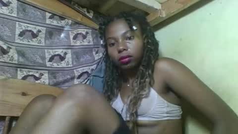 Snapshot of rosalinda933 chatting on 04/07/26, 05:08 Rosalinda online show from 04/07/26, 05:08