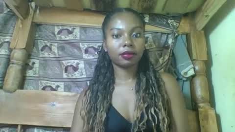 Snapshot of rosalinda933 chatting on 04/08/26, 05:35 Rosalinda online show from 04/08/26, 05:35