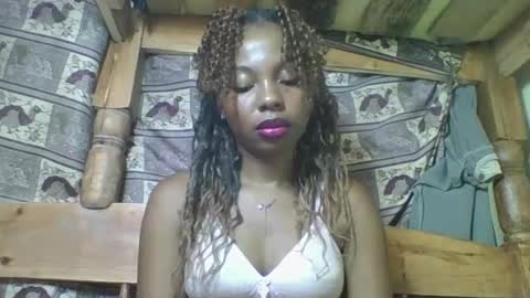 Snapshot of rosalinda933 chatting on 04/15/26, 07:58 Rosalinda online show from 04/15/26, 07:58
