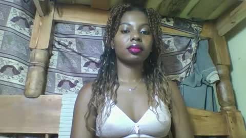 Snapshot of rosalinda933 chatting on 04/16/26, 10:45 Rosalinda online show from 04/16/26, 10:45