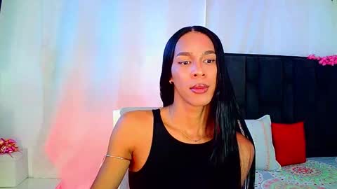 Snapshot of rosalindasexy chatting on 12/18/25, 03:23 Rosalinda online show from 12/18/25, 03:23