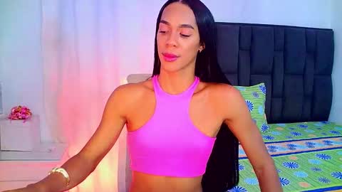 Snapshot of rosalindasexy chatting on 01/11/26, 05:01 Rosalinda online show from 01/11/26, 05:01