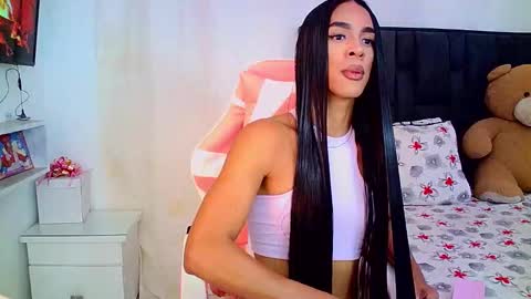 Snapshot of rosalindasexy chatting on 03/14/26, 03:45 Rosalinda online show from 03/14/26, 03:45