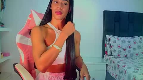 Snapshot of rosalindasexy chatting on 06/11/26, 06:11 Rosalinda online show from 06/11/26, 06:11
