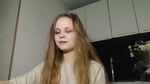 Snapshot of rosalindwickersheim chatting on 11/16/25, 01:17 Lisa online show from 11/16/25, 01:17