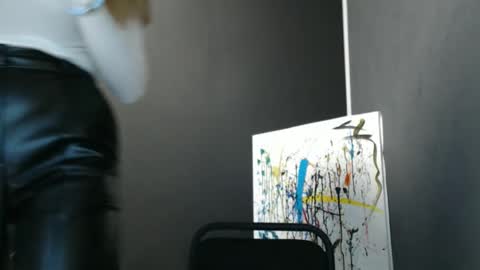 Snapshot of rosaline_ly chatting on 10/05/25, 12:58 Rosalina online show from 10/05/25, 12:58