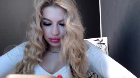 Snapshot of rosaline_ly chatting on 07/14/26, 01:50 Rosalina online show from 07/14/26, 01:50