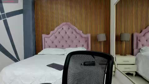 Snapshot of rosalinegrey chatting on 10/11/25, 05:28 Rosaline Grey online show from 10/11/25, 05:28