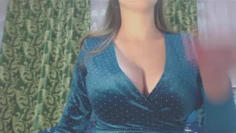 Snapshot of rosalniils chatting on 12/31/24, 11:49 RosalNiils online show from 12/31/24, 11:49