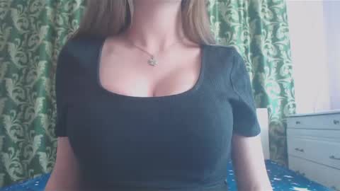 Snapshot of rosalniils chatting on 02/13/25, 08:27 RosalNiils online show from 02/13/25, 08:27
