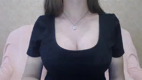 Snapshot of rosalniils chatting on 03/08/25, 02:08 RosalNiils online show from 03/08/25, 02:08